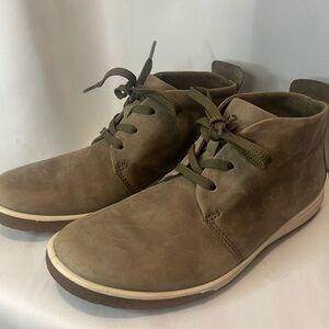 ECCO Chase Ii Water-Repellent Chukka Boot gray